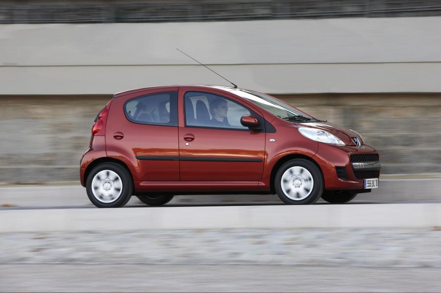  Peugeot 107 2009 года  (фото 16 из 30)